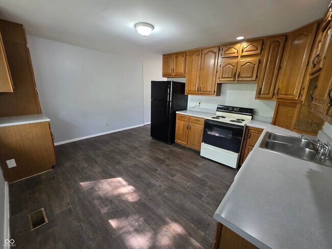 Building Photo - 2835 N Boehning St