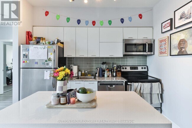 Photo du bâtiment - 38 Joe Shuster Way