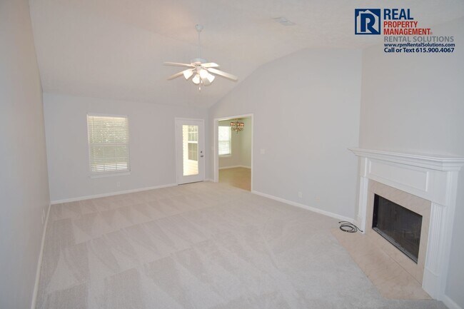 Foto del edificio - Beautiful 3BR+Bonus/4th Bedroom, triple Blackman schools! Screened in porch and fenced in backyard!