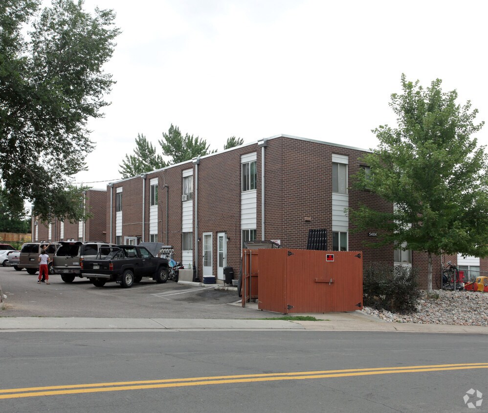 South Huron Street Townhomes Apartments in Littleton, CO