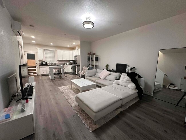 Building Photo - Newly Build 3 bedroom home is SE Portland!