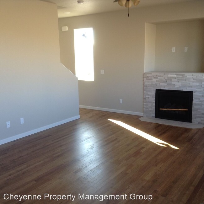 Building Photo - 3 br, 2.5 bath House - 4133 Gunsmoke