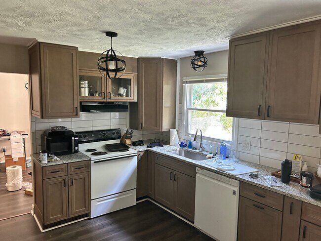 Foto del edificio - 8792 Pinewood Ct