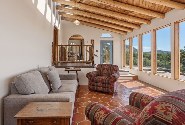 Foto del edificio - Enchanting Country Adobe