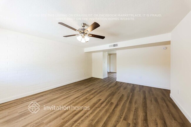 Building Photo - 7249 W Sells Dr