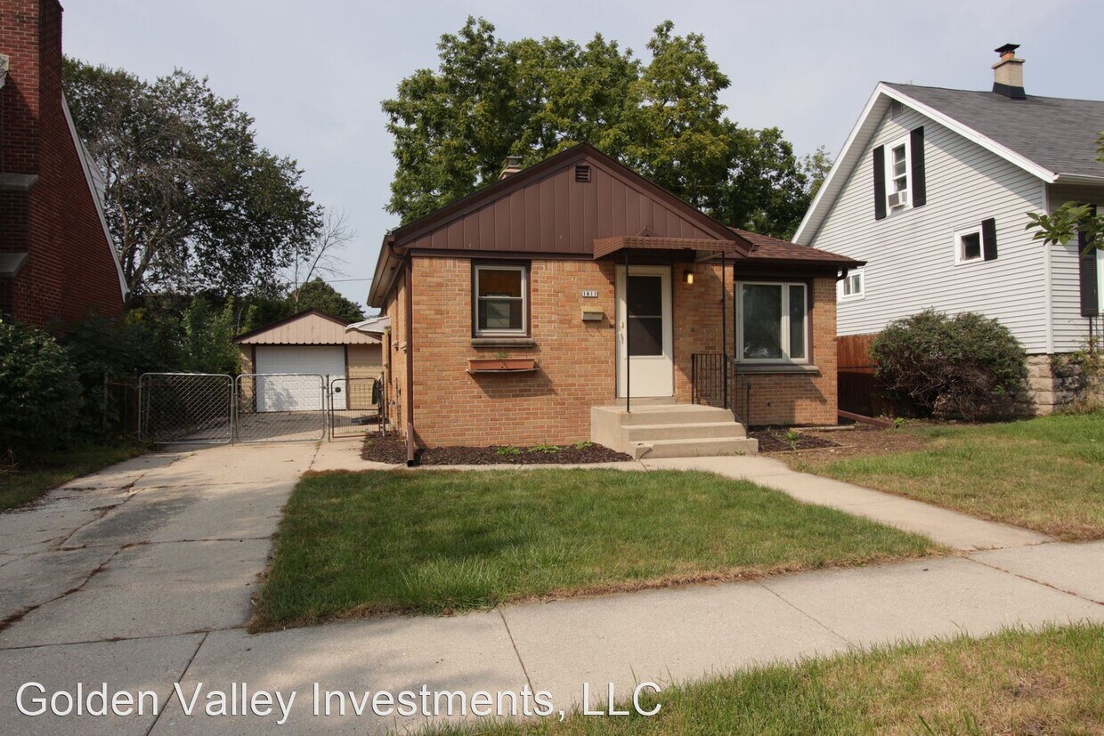 2 br, 1 bath House 1611 South 88th Street House Rental in West