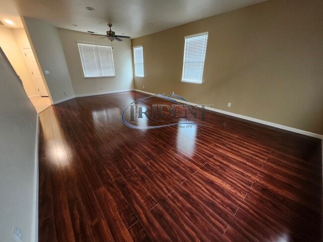 Foto del edificio - 4 bedroom 3 bath near schools and parks