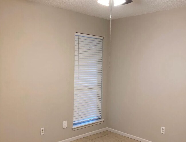 Foto del edificio - 733 Chaparral Cir