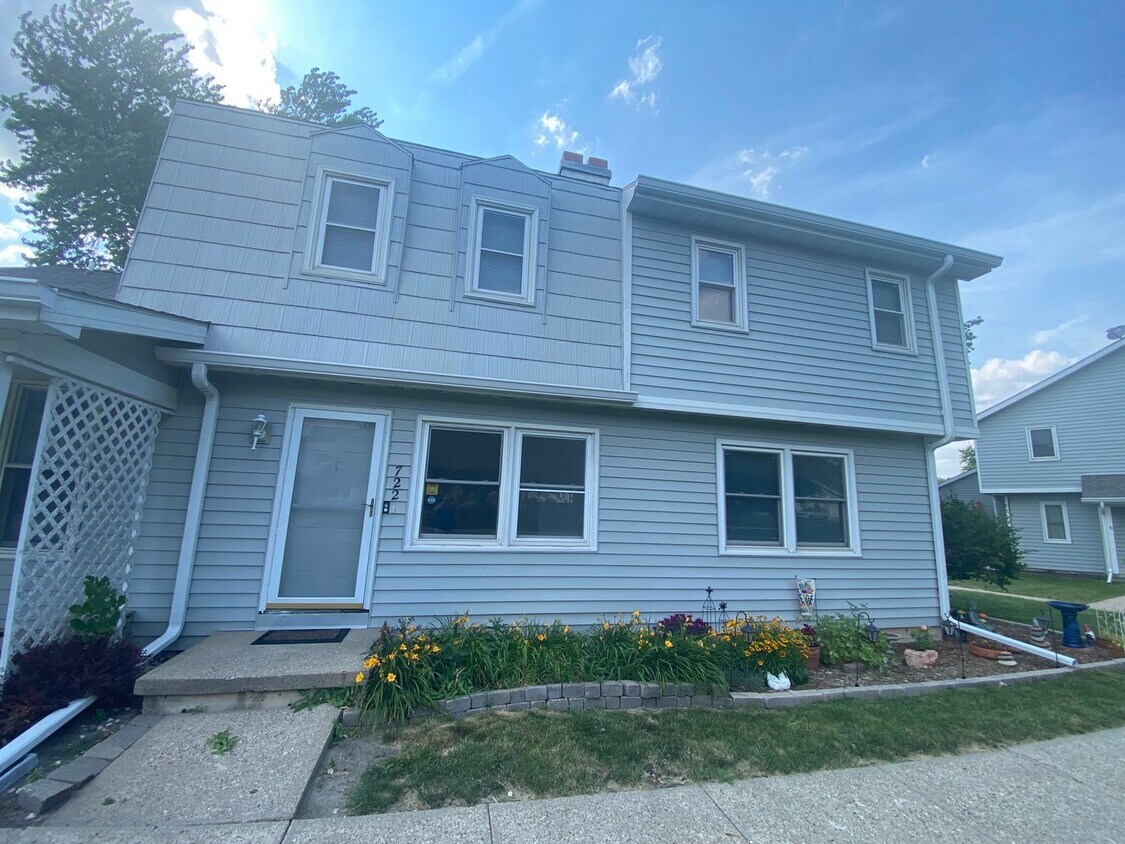 Foto principal - Spacious 2 Bedroom Condo in Ankeny!