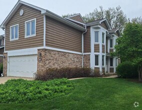 Building Photo - 110 Woodstone Dr