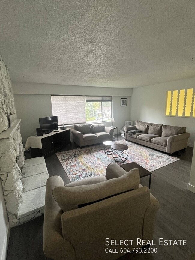 Photo du bâtiment - 13454 Crestview Dr