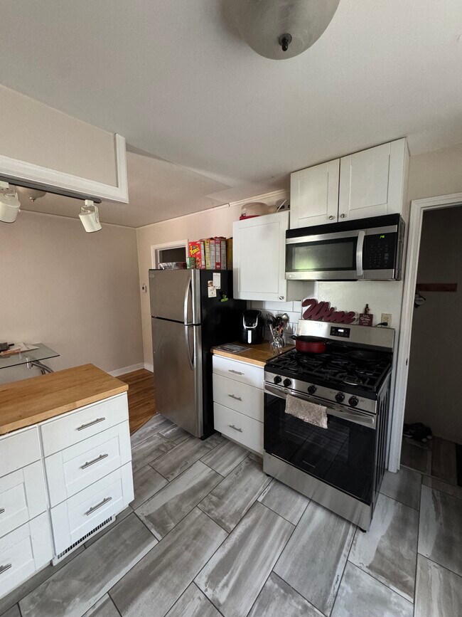 Foto del edificio - 1819 E 46th St
