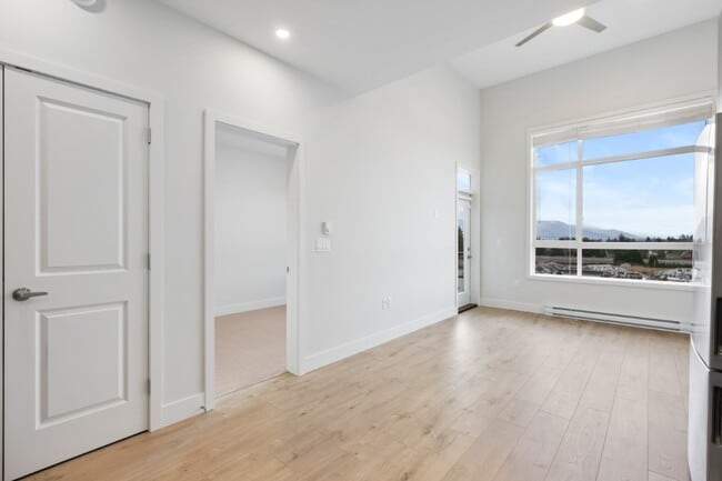 Building Photo - 1516-1516 McCallum Rd