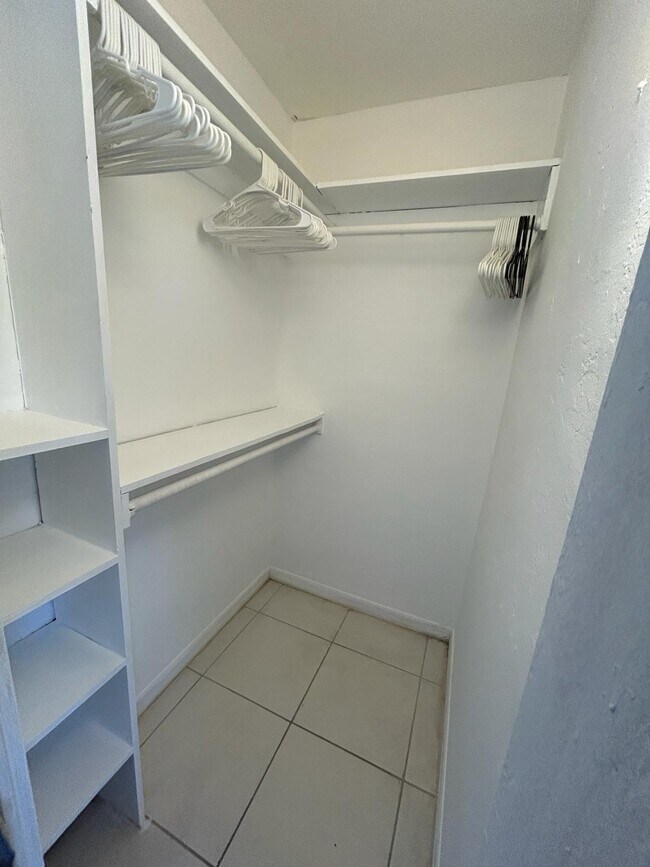 Foto del edificio - 7901 SW 64th Ave