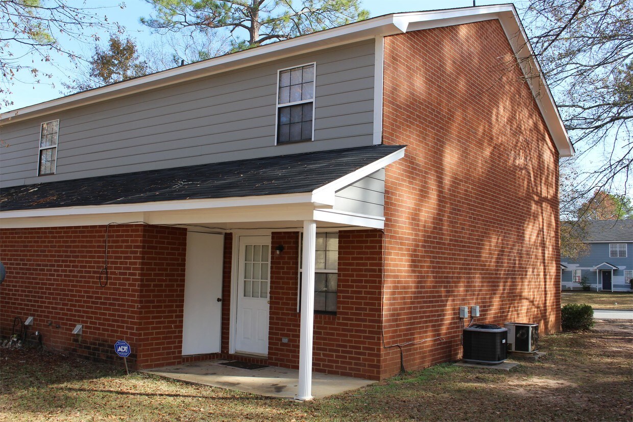 Primary Photo - 2701 Doncaster Dr