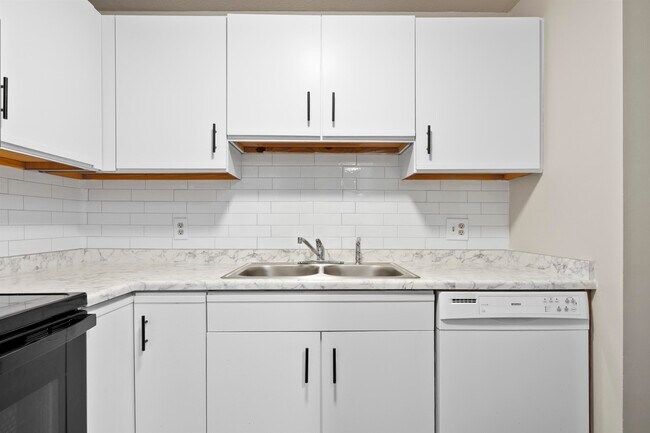 Foto del edificio - 1 Timberwood Dr