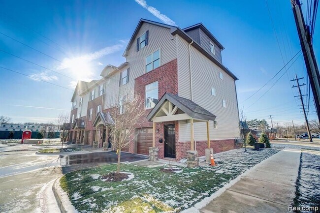 Foto del edificio - 3426 Primary St