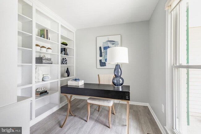 Building Photo - 9815 Wintercress Ct