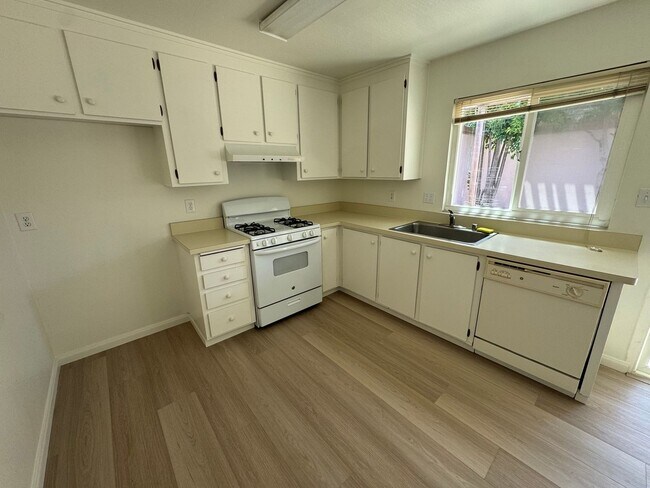 Foto del edificio - Charming 3-Bedroom Home in Pleasanton – Fr...