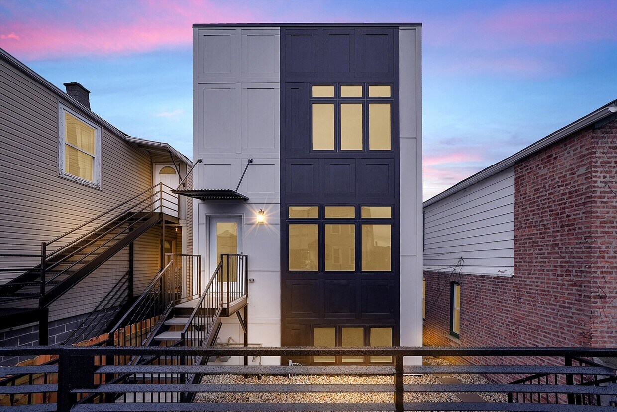 Foto principal - 554 W Cullerton St