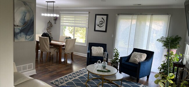 Foto del edificio - 7957 Knottingham Cir