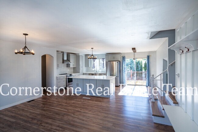 Building Photo - 5225 Old Farm Cir W