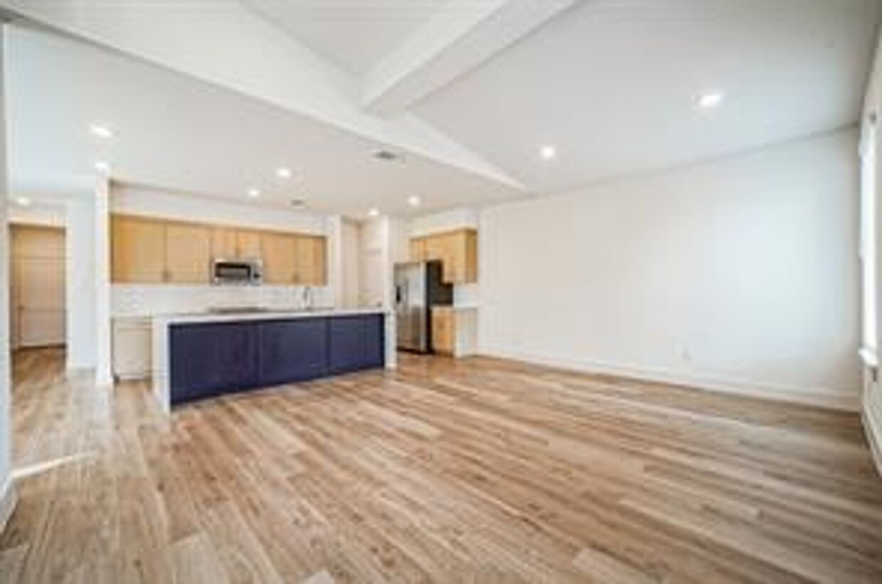 Building Photo - 2523 Appian Wy