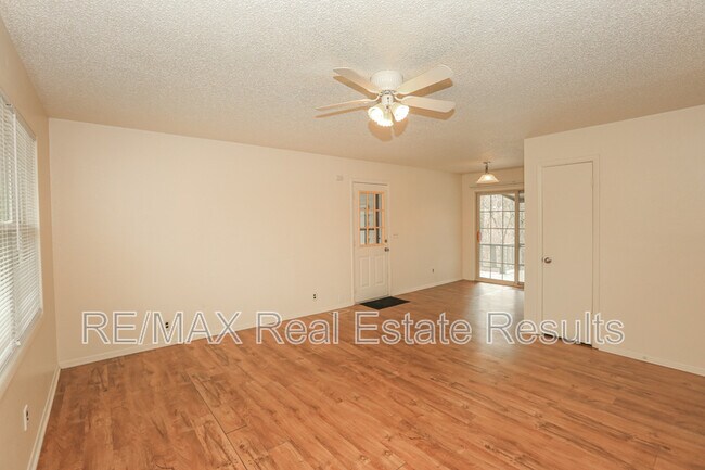 Building Photo - 9 Finger Dr