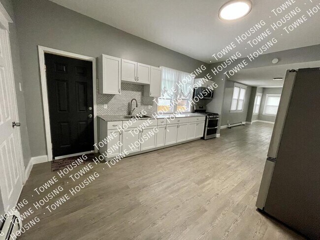 Building Photo - 227 Efner St