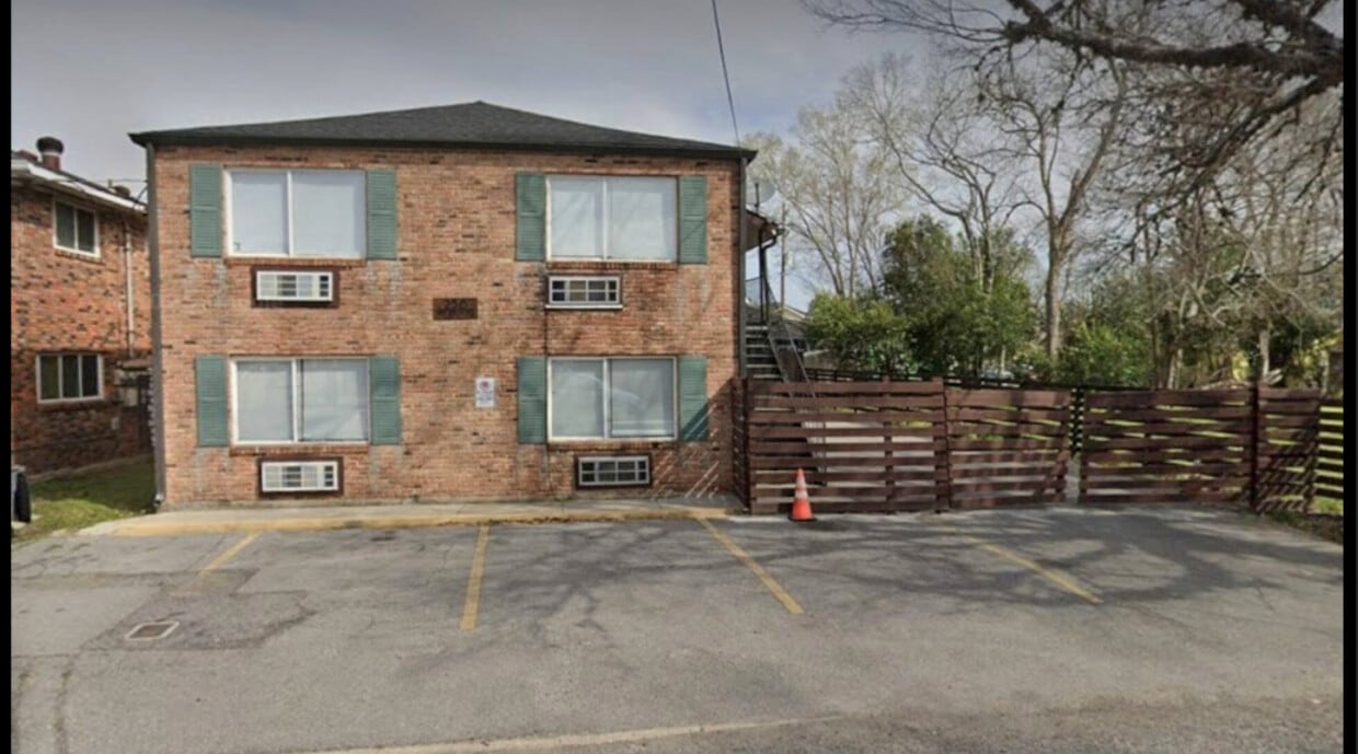 Primary Photo - 256 W Roosevelt St