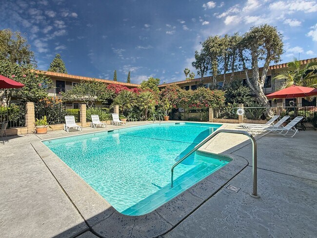 Foto del edificio - Rancho Monterey Apartments