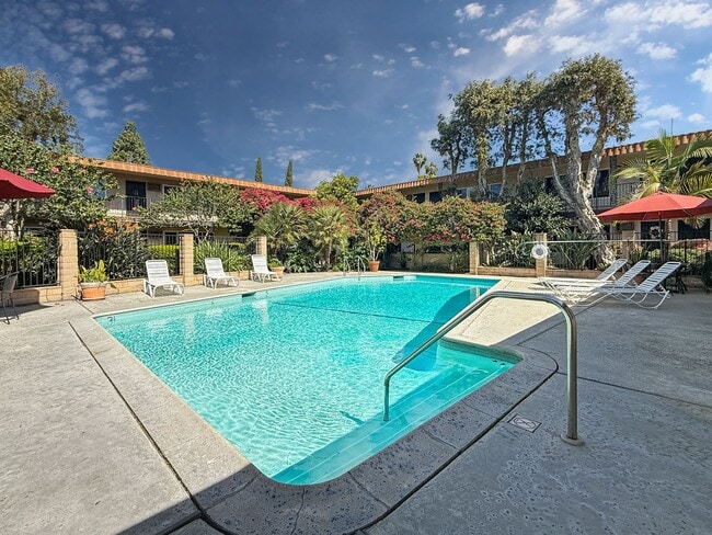 Building Photo - Rancho Monterey