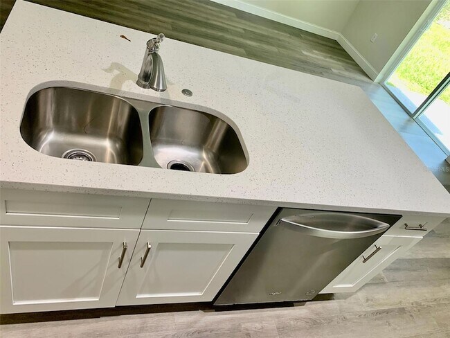 Foto del edificio - 6338 Lenape Ln