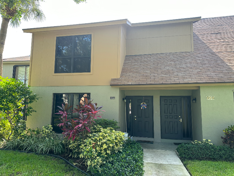 Foto principal - 814 Sandtree Dr