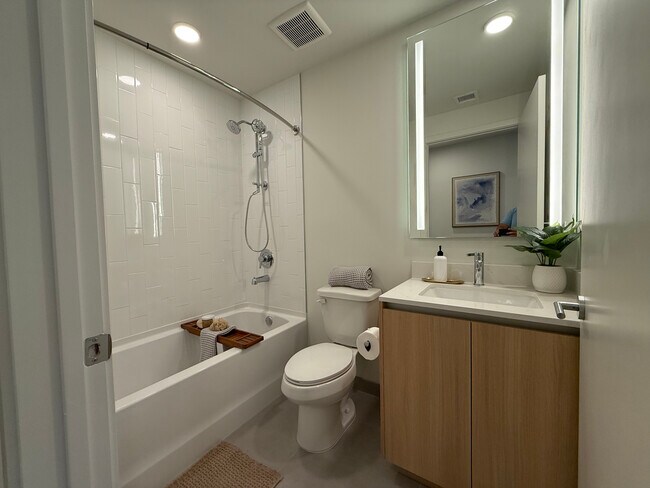 Foto del edificio - 285 NW 32nd St