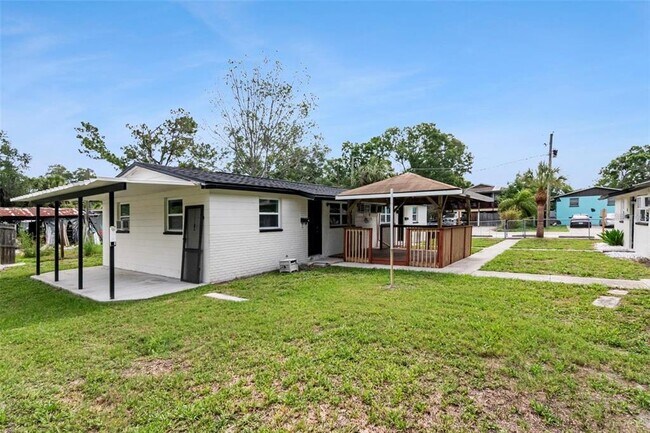 Foto del edificio - 6713 S Kissimmee St