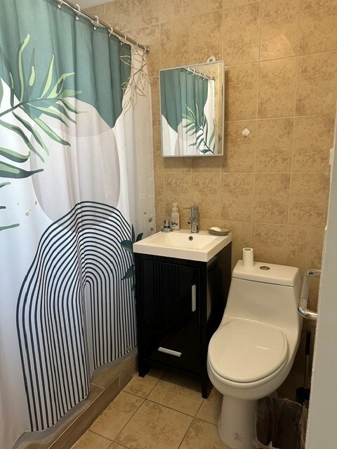 Building Photo - 200 SW 51st Pl