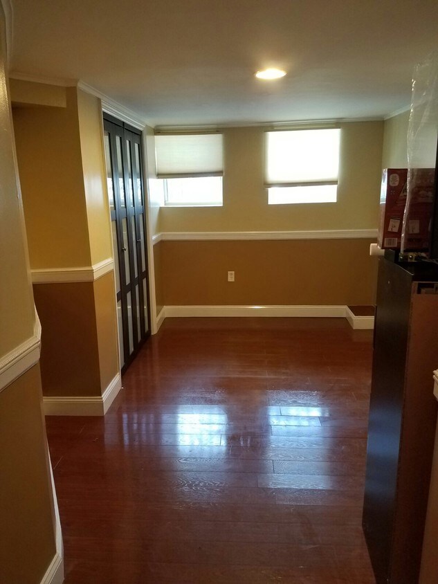 Foto principal - 1268 E 94th St