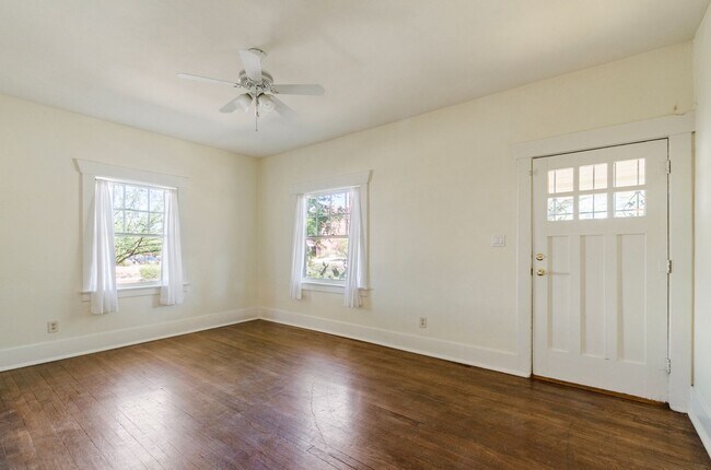 Foto del edificio - 1804 E 7th St