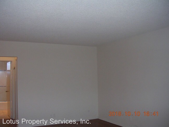 Building Photo - 1307 Tamarind Ave