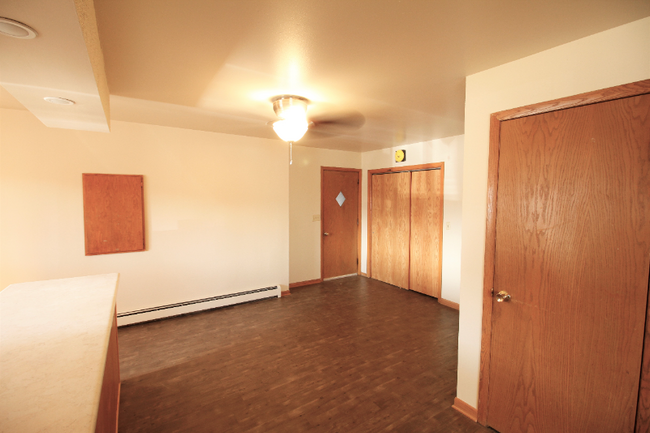 Building Photo - 1050 Cedar St