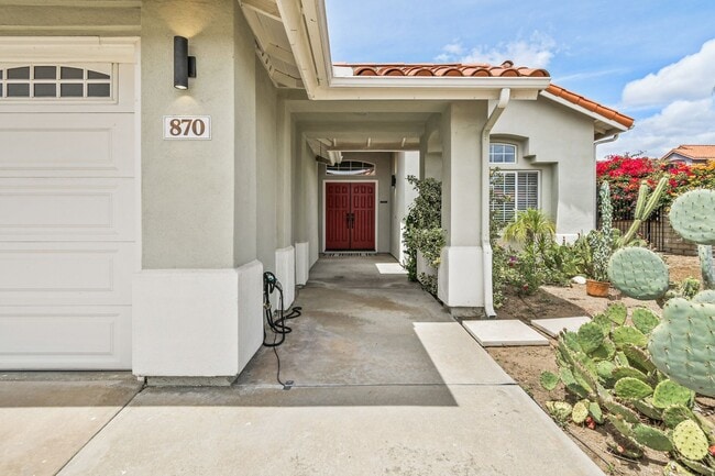 Building Photo - Spacious Corner Lot Home with Pool in Beautiful Felicita Crest