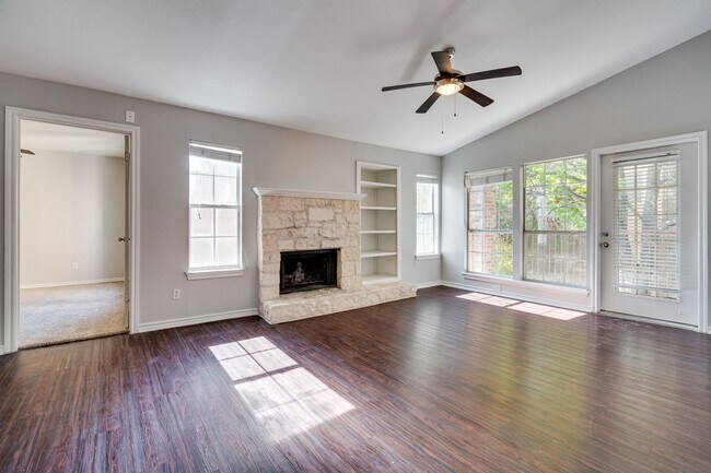Foto del edificio - Hidden Gem - Best in Class - 2/2.5 - 360 /...