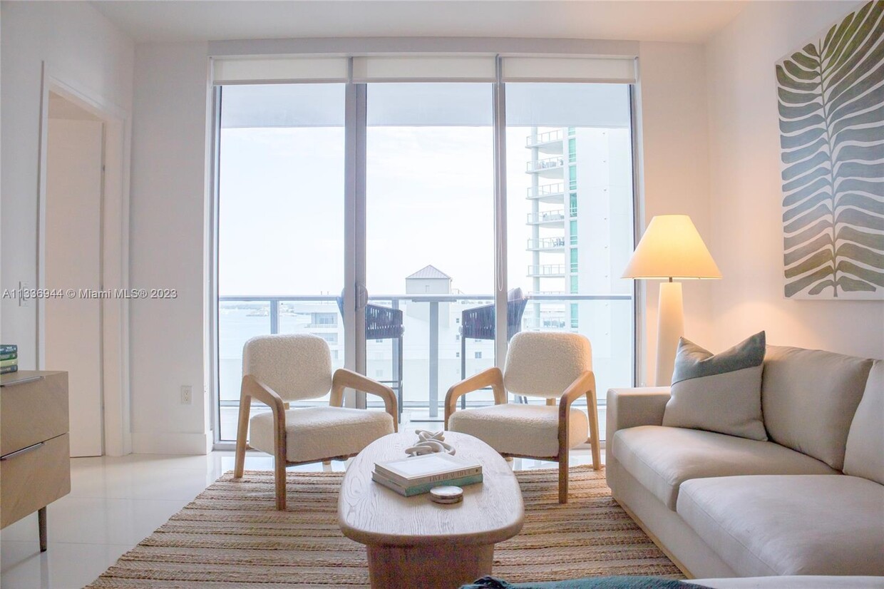 Foto principal - 1300 Brickell Bay Dr