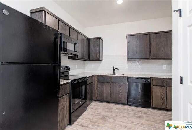 Foto del edificio - 2409 Alterman Dr Unit B