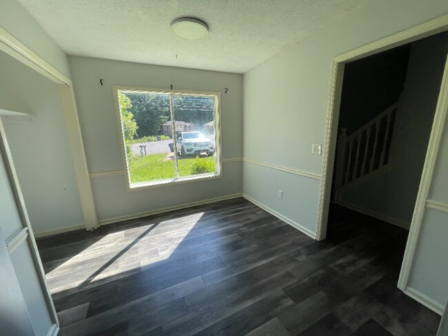 Foto del edificio - 391 Charter Ct