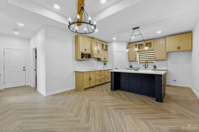 Building Photo - 12 Arboledas Dr