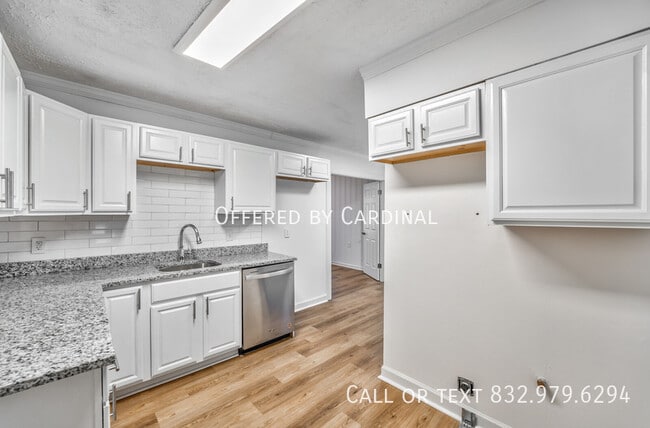 Foto del edificio - 3692 Bishops Bridge Rd