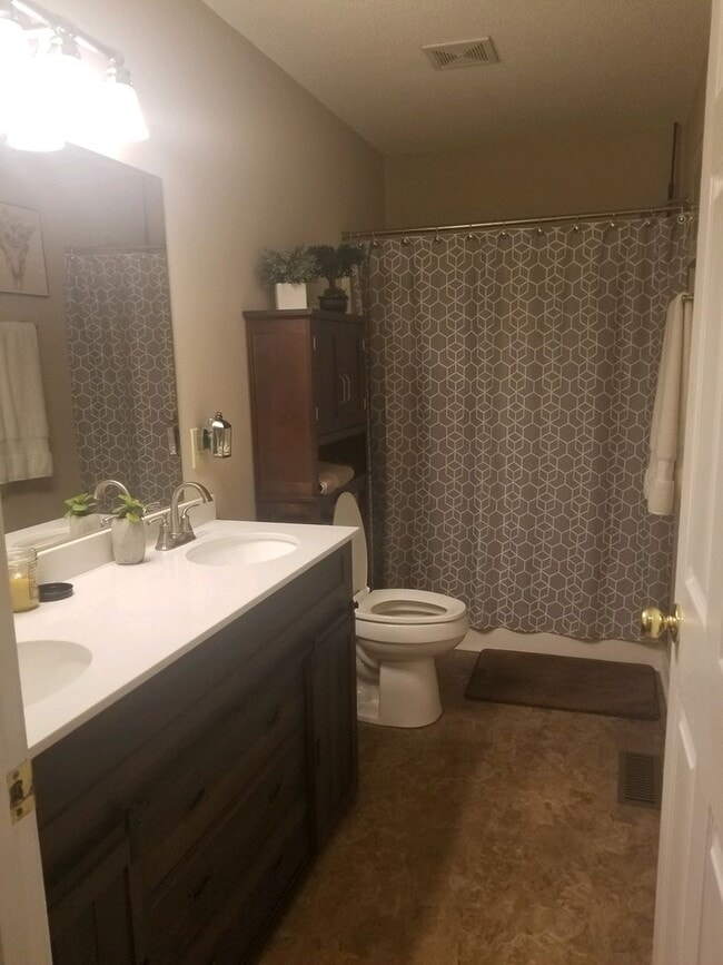 Building Photo - 3821 Rockford St