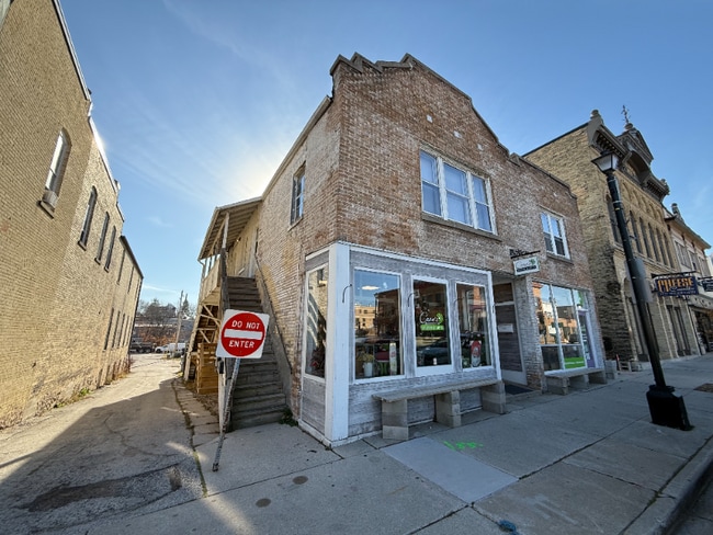 Building Photo - 201 E Mill St